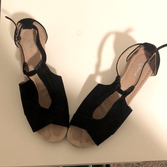 I ❤️ Comfort Open Toed Velvet Low Wedges - Picture 3 of 9